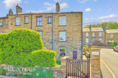 Huddersfield Road, Delph, Oldham 1 bed flat for sale