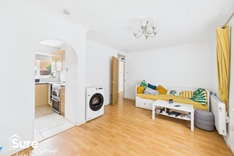 Hales Park Close, Hemel Hempstead... 1 bed flat for sale