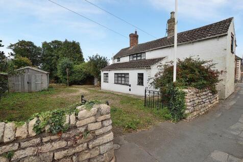 2 bedroom detached house for sale