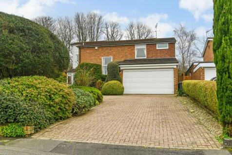 Princess Drive, Alton, Hampshire 4 bed detached house for sale