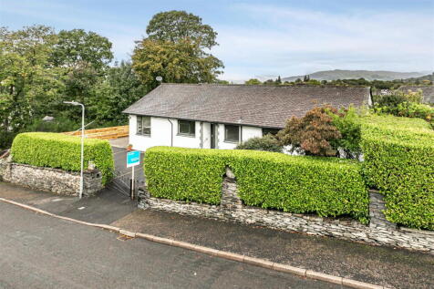 4 bedroom detached bungalow for sale