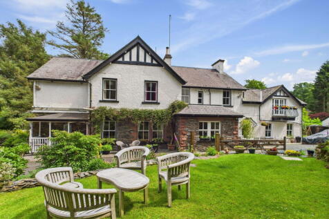 6 bedroom semi-detached house for sale