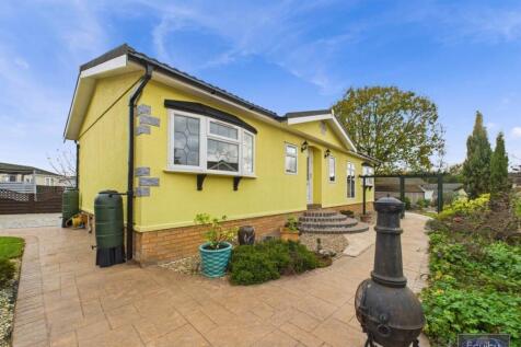 Lonsborough Gardens, Ranksborough... 2 bed park home for sale