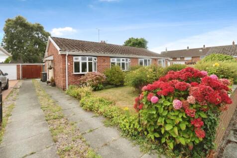 2 bedroom semi-detached bungalow for sale