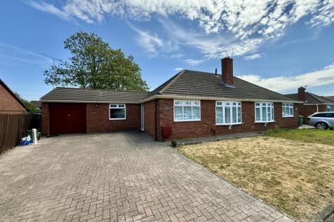 2 bedroom semi-detached bungalow for sale