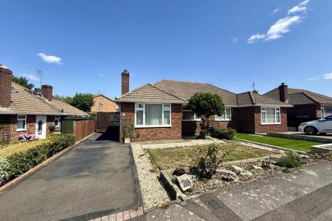 Hickley Gardens, Brockworth GL3 2 bed semi