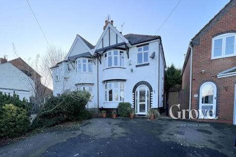 Bromsgrove  Road, Romsley, Halesowen 3 bed semi