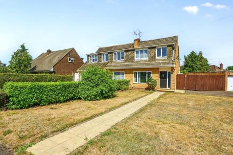 Robert Way, Mytchett, Camberley... 3 bed semi
