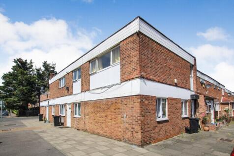 Empress Avenue, Aldersbrook, E12 5SA 2 bed flat for sale