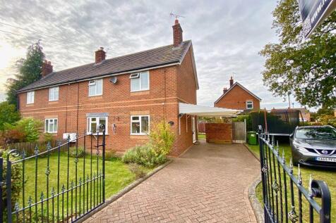 3 bedroom semi-detached house for sale
