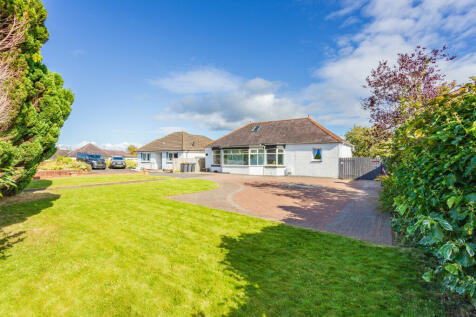 4 bedroom detached bungalow for sale