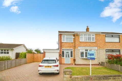 3 bedroom semi-detached house for sale