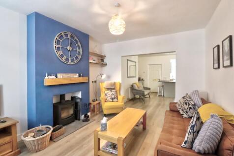 2 bedroom terraced house for sale