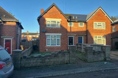 18 Trees Road, Walsall, WS1 3JU 3 bed semi