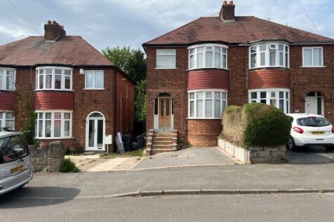 25 Worcester Road, Willenhall, WV13 2RZ 3 bed semi