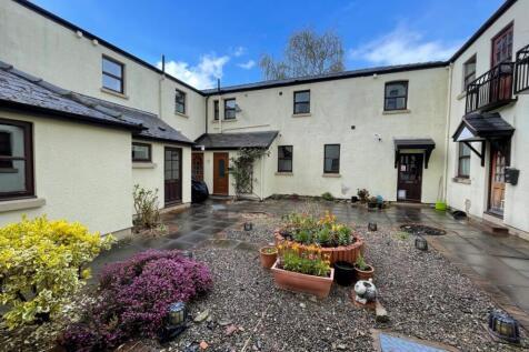Flat 12 Linton Court, Worcester Road... 3 bed apartment for sale