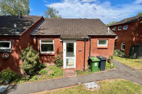 130 Paddock Lane, Redditch, B98 7XT 2 bed bungalow for sale