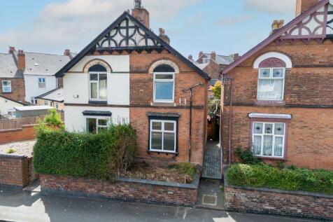 2 Raglan Road, Smethwick, B66 3NE 3 bed semi