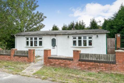 55 Alamein Road, Willenhall, WV13 3TU 2 bed detached bungalow for sale