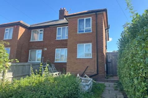 37 Elizabeth Road, Halesowen, West... 3 bed semi