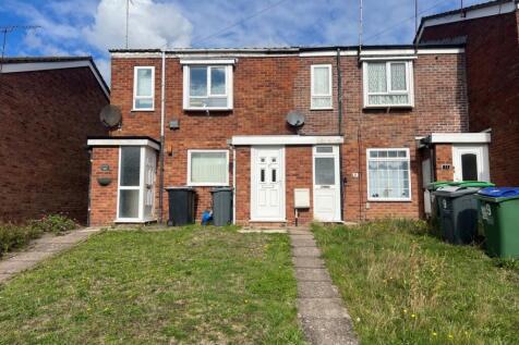 17 Warren Close, Tipton, DY4 9PQ 1 bed maisonette for sale