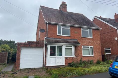 21 Meadow Road, Catshill, Bromsgrove... 3 bed detached house for sale