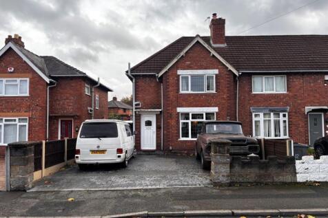 41 Valley Road, Walsall, WS3 3EU 3 bed semi