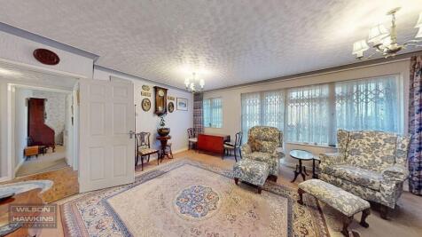 3 bedroom flat for sale