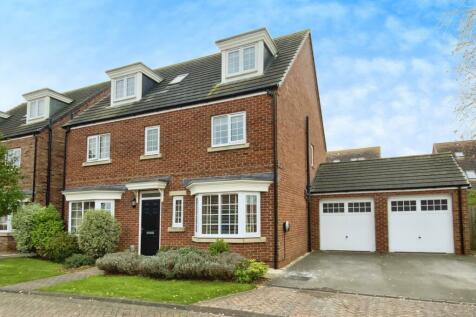 5 bedroom detached house for sale