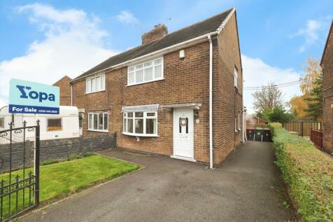 2 bedroom semi-detached house for sale