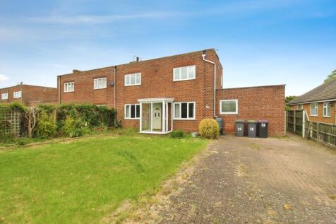 3 bedroom semi-detached house for sale