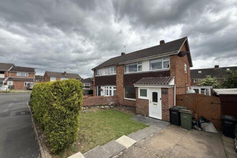 3 bedroom semi-detached house for sale