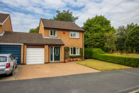 4 bedroom link detached house for sale