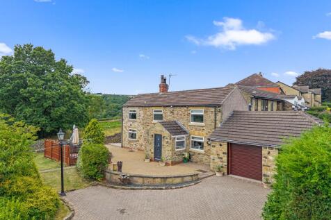 4 bedroom link detached house for sale