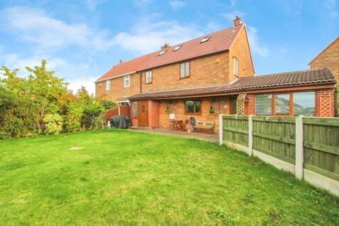 5 bedroom semi-detached house for sale