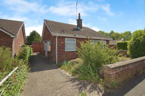 Woodland lea, Helpston, Peterborough... 3 bed detached bungalow for sale