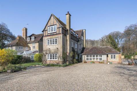 6 bedroom detached house for sale