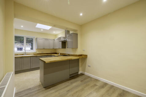 Heol Tymaen, Upper Boat, Pontypridd... 3 bed semi