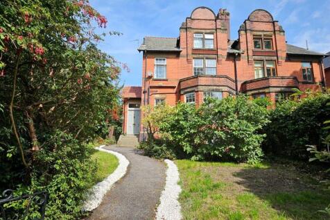 5 bedroom semi-detached house for sale