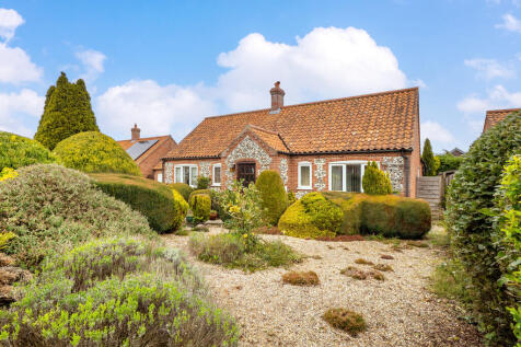 Kestrel Close, Norfolk PE31 3 bed detached bungalow for sale