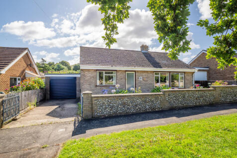 2 bedroom detached bungalow for sale