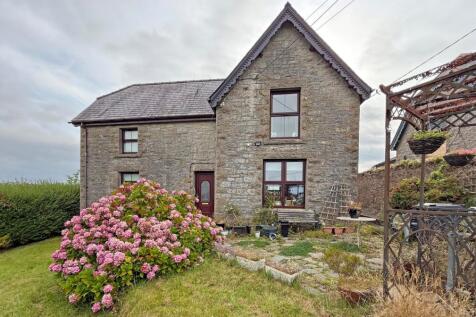 Talwrn, Llangefni, Isle of Anglesey... 3 bed detached house for sale