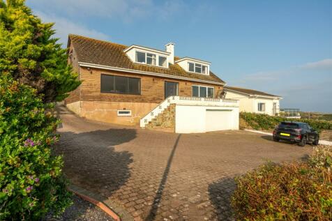 6 bedroom detached house for sale