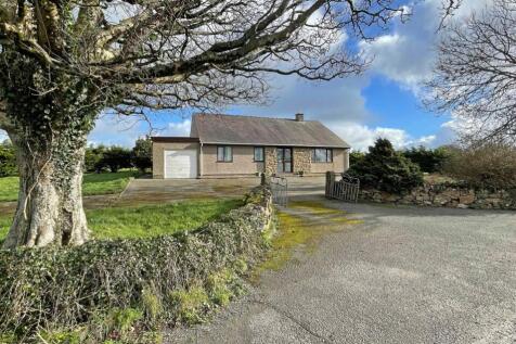 Tyn Lon, Holyhead, Isle of Anglesey... 3 bed bungalow for sale