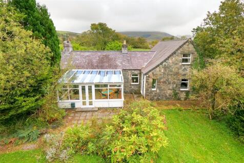 Waunfawr, Caernarfon, Gwynedd, LL55 4 bed detached house for sale