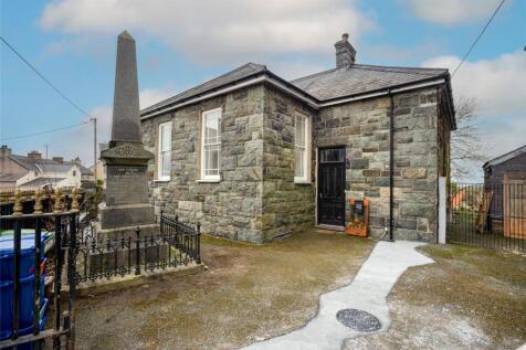 Bethel, Caernarfon, Gwynedd, LL55 2 bed detached house for sale