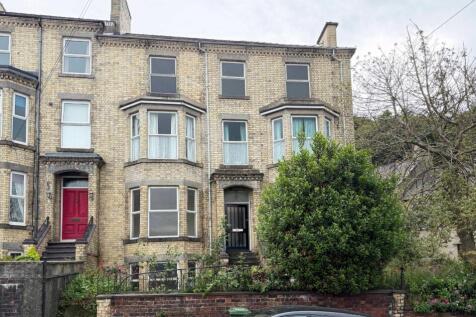 St. Davids Road, Caernarfon, Gwynedd... 9 bed terraced house for sale