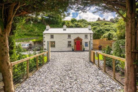 Llanberis, Caernarfon, Gwynedd, LL55 3 bed detached house for sale