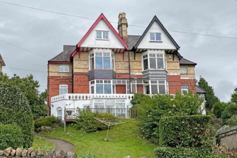 England Road South, Caernarfon... 6 bed semi