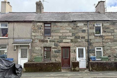 High Street, Penygroes, Caernarfon... 3 bed terraced house for sale